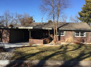 2326 Indian Mound Ln, Manhattan, KS 66502