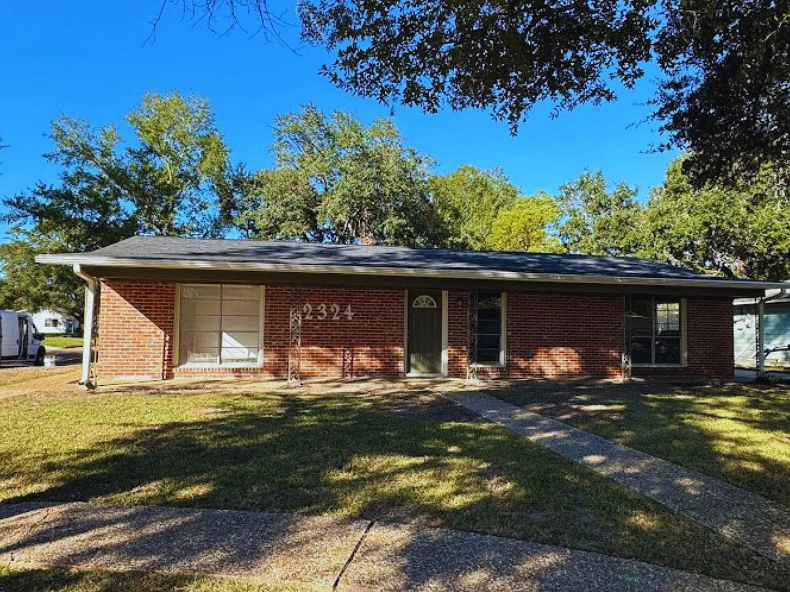 2 bed, 1.0 bath, 900 sqft, $900 — Photo 1