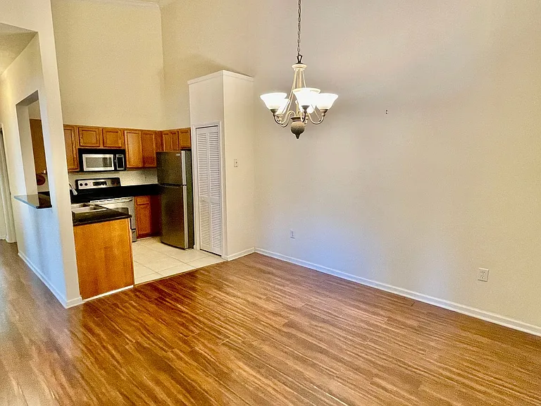 1601 Nectarine St #I6 — Photo 3