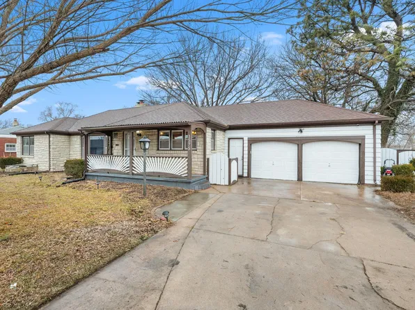 1575 N Womer Dr, Wichita, KS 67203