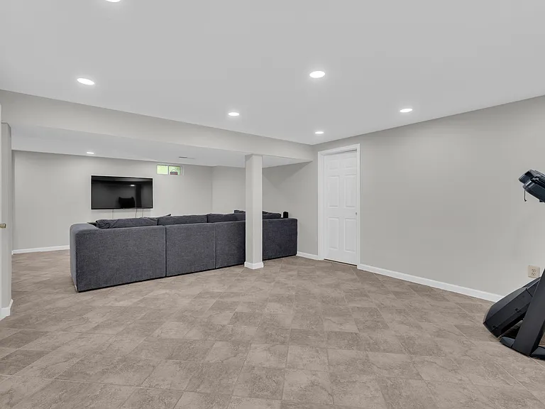 7707 Lake Glen Dr — Photo 17