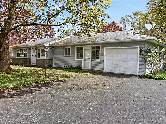 2nd image of 370 Lafayette Rd