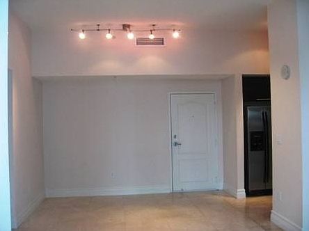 4th image of 500 NE 29th St APT 1201