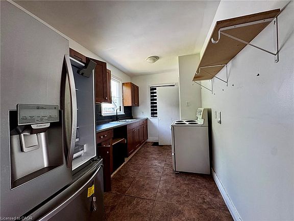5th image of 89 Lincoln Ave