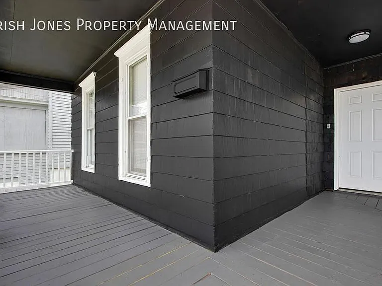 83 South St #LOWER — Photo 2