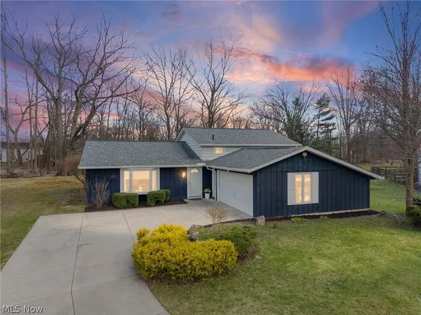 20541 Spruce Dr, Strongsville, OH 44149