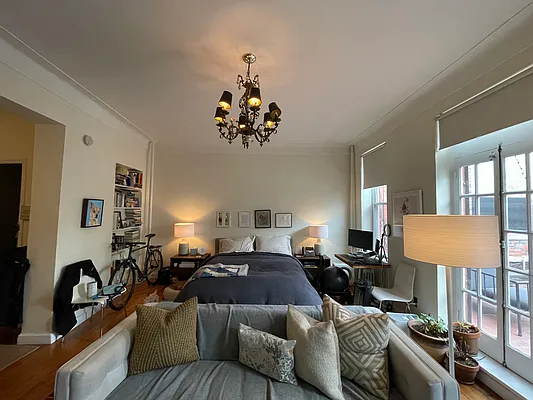 Rented by Brown Harris Stevens | media 9