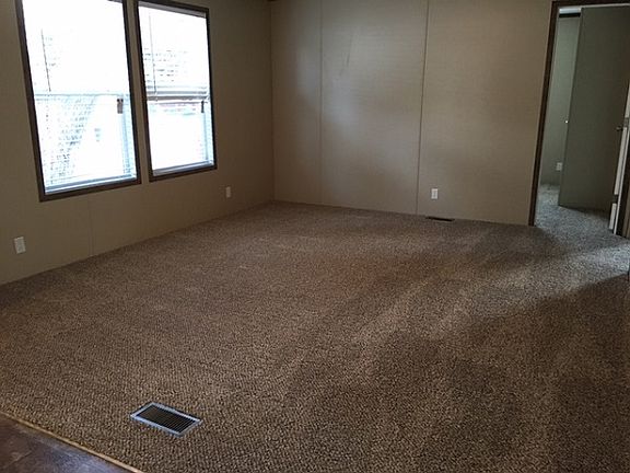 4th image of 2305 Gage St