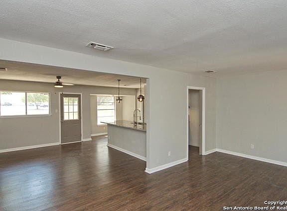 4th image of 9211 Contessa Dr