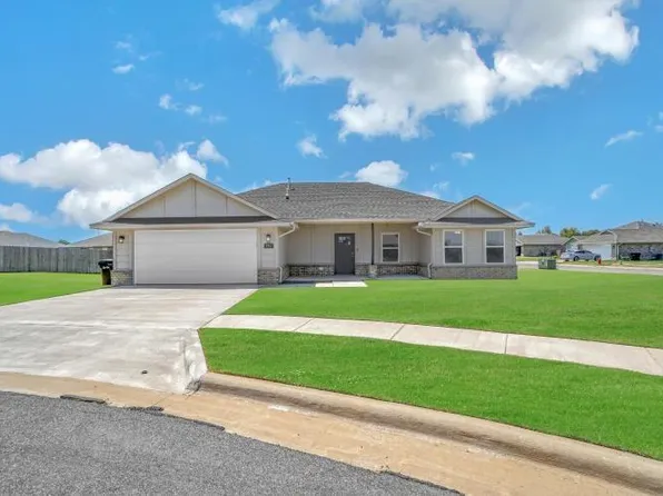 1013 Avalon Ct, Altus, OK 73521