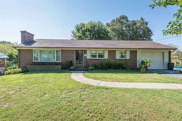 1st image of 130 Long Pine Dr