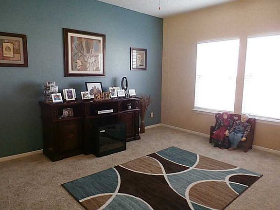 3rd image of 2319 Shadowbrook Dr