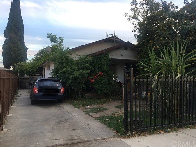 2nd image of 728 E 84th Pl