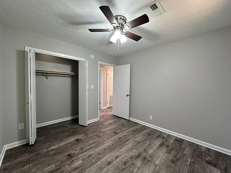 918 Naomi Dr — Photo 12