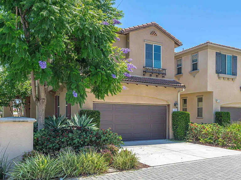 10208 Jasmine Ct — Photo 1