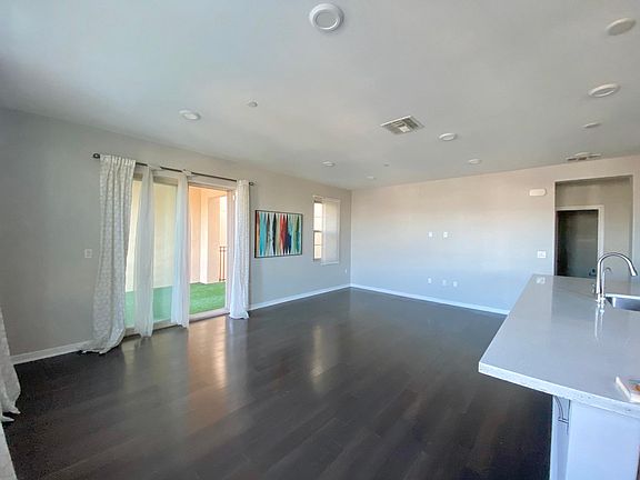 4th image of 1051 Bigleaf Pl #105