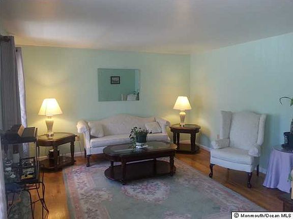 5th image of 11 Maplewood Ave