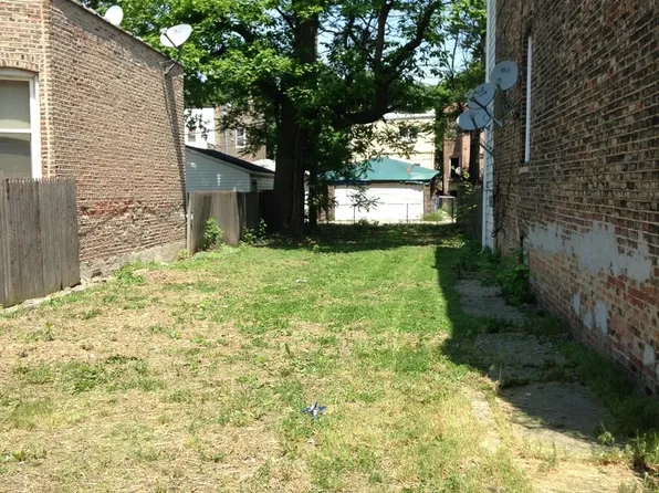 4030 W Arthington St, Chicago, IL 60624