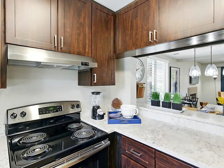The Grove Luxury Apartments — Photo 37