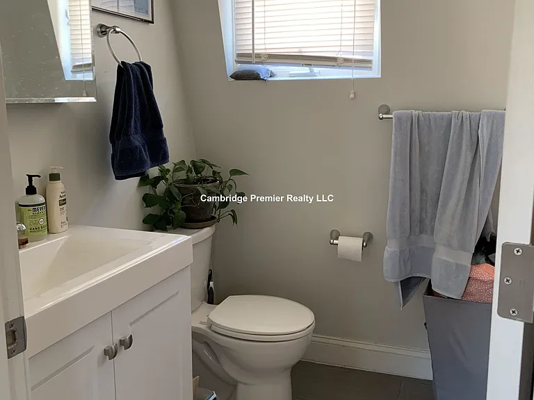 11 Greenville St #2 — Photo 5