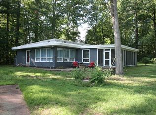 89 Lake Shore Dr, Sterling, MA 01564