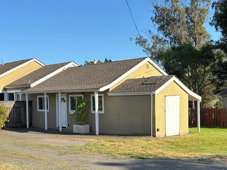 755 W Sierra Ave #B — Photo 4