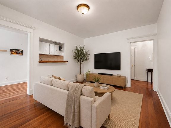 2nd image of 66 Queensberry St APT 218