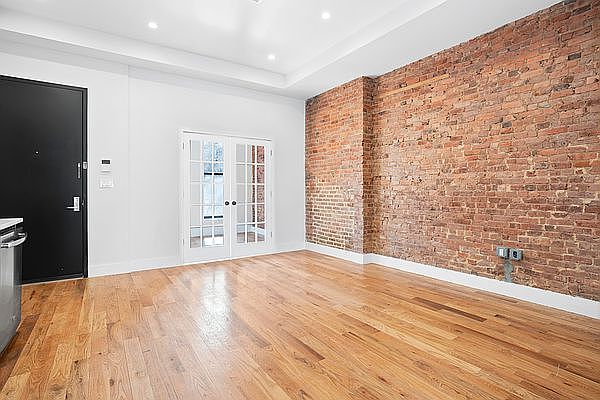 1st image of 1385 Pacific St #1