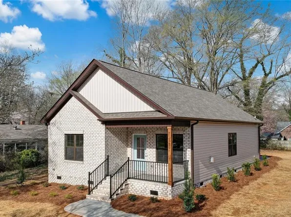 1220 S Park Dr, Reidsville, NC 27320