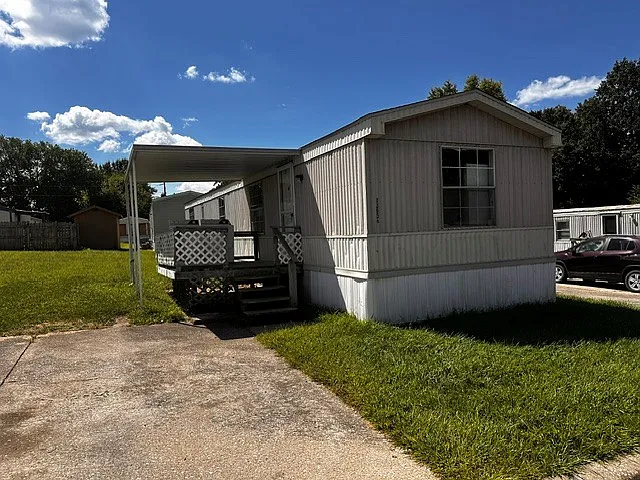 13658 Point Maple Dr