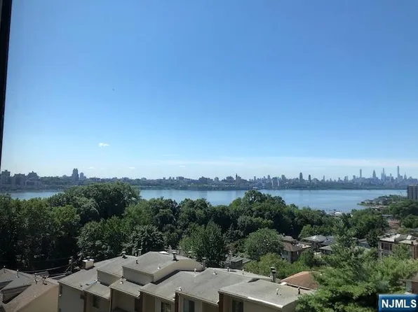 100 Old Palisade Rd APT 803, Fort Lee, NJ 07024