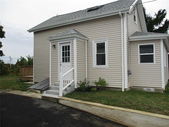 2nd image of 22 King St