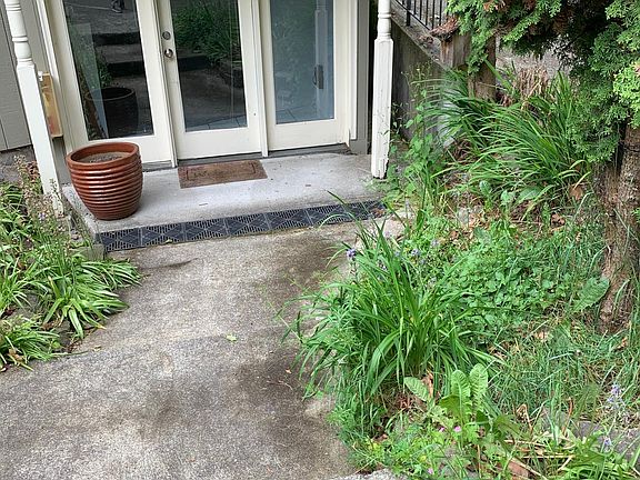 Entrance to apartment