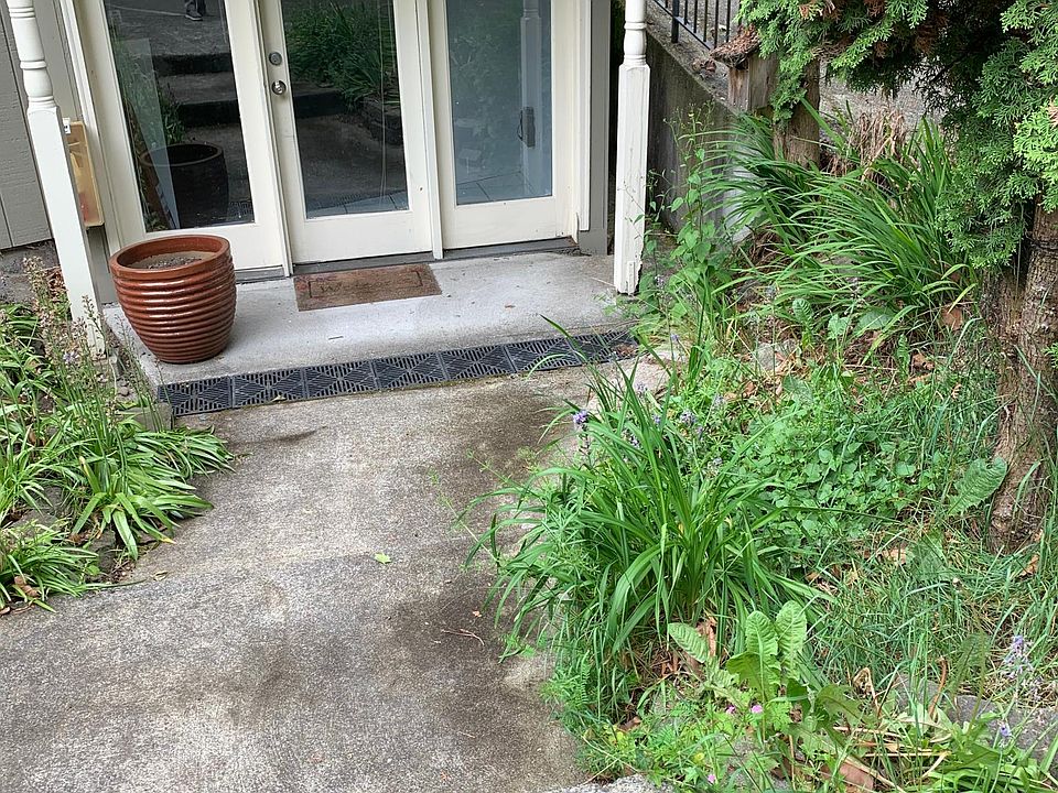 Entrance to apartment