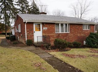2300 Wells Dr, Bethel Park, PA 15102