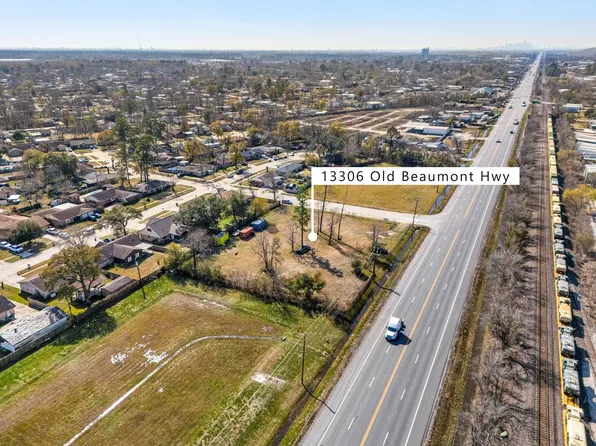 13306 Old Beaumont Hwy, Houston, TX 77049