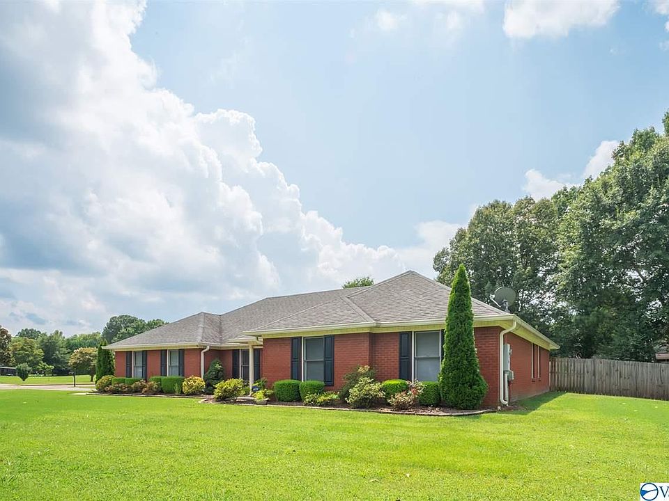 1st image of 113 Bluestem Dr NE