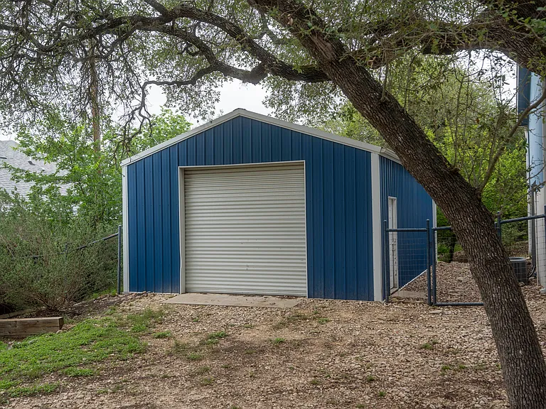 1015 Twin Deer Ln — Photo 3