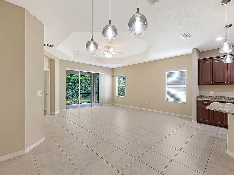 4904 Maymont Park Cir — Photo 12