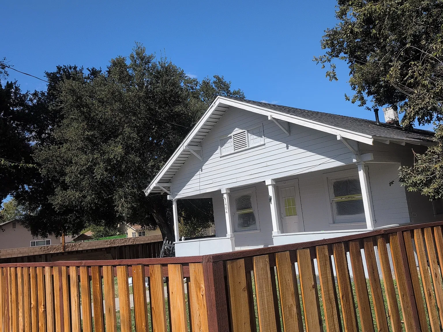 2 bed, 1200 sqft, $2,050 — Photo 2