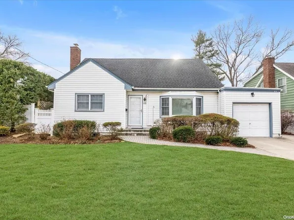 65 Orbach Avenue, Malverne, NY 11565