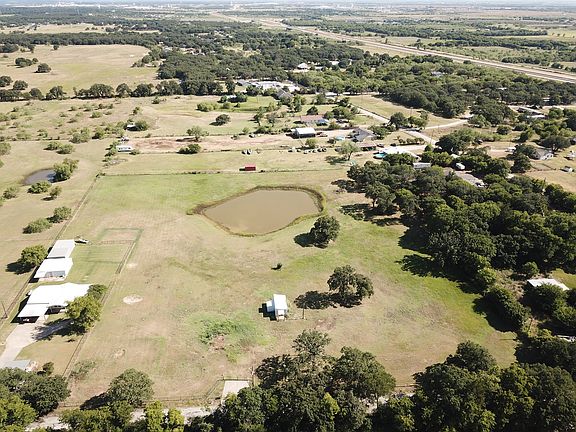 3rd image of 1721 County Road 909