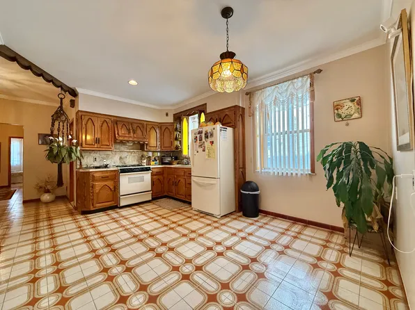 2049 71st Street image 6 of 19