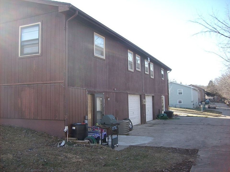 2nd image of 4000 E 123rd Ter APT B