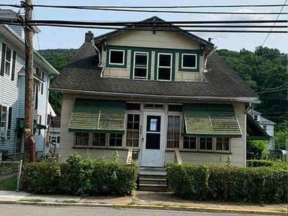 2nd image of 954 Center St