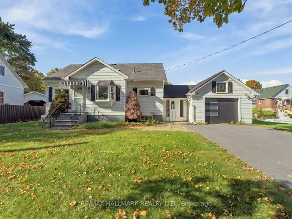 6 Albert St, Whitby, ON L1M 1A1
