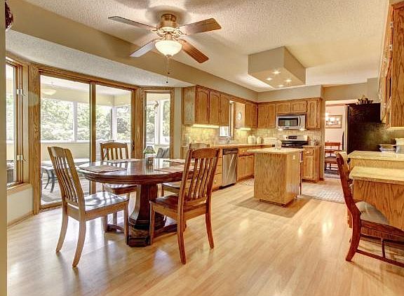 4th image of 4920 Pineview Ln N