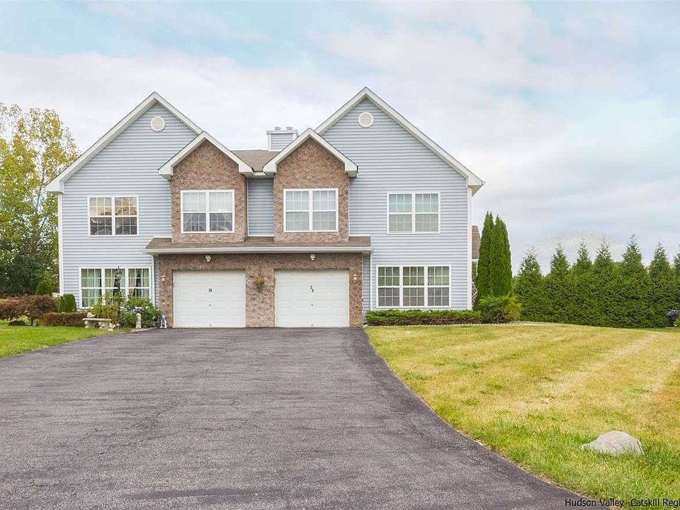 1st image of 28 Cambridge Ct