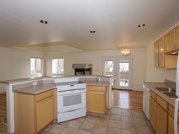 Kitchen/Breakfast Bar