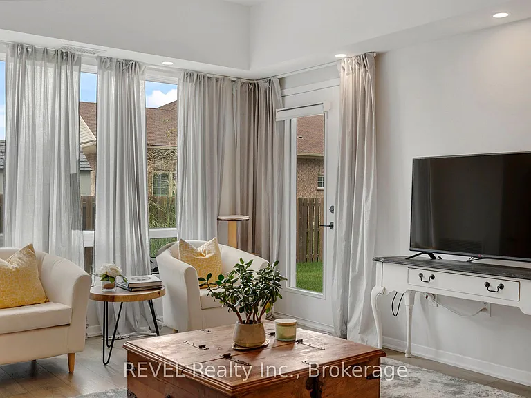 3998 Victoria Ave #106 — Photo 11